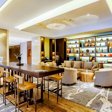 Holiday Inn Baoji Central, an IHG Hotel Bagian luar foto