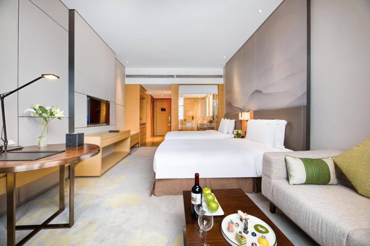 Holiday Inn Baoji Central, an IHG Hotel Bagian luar foto