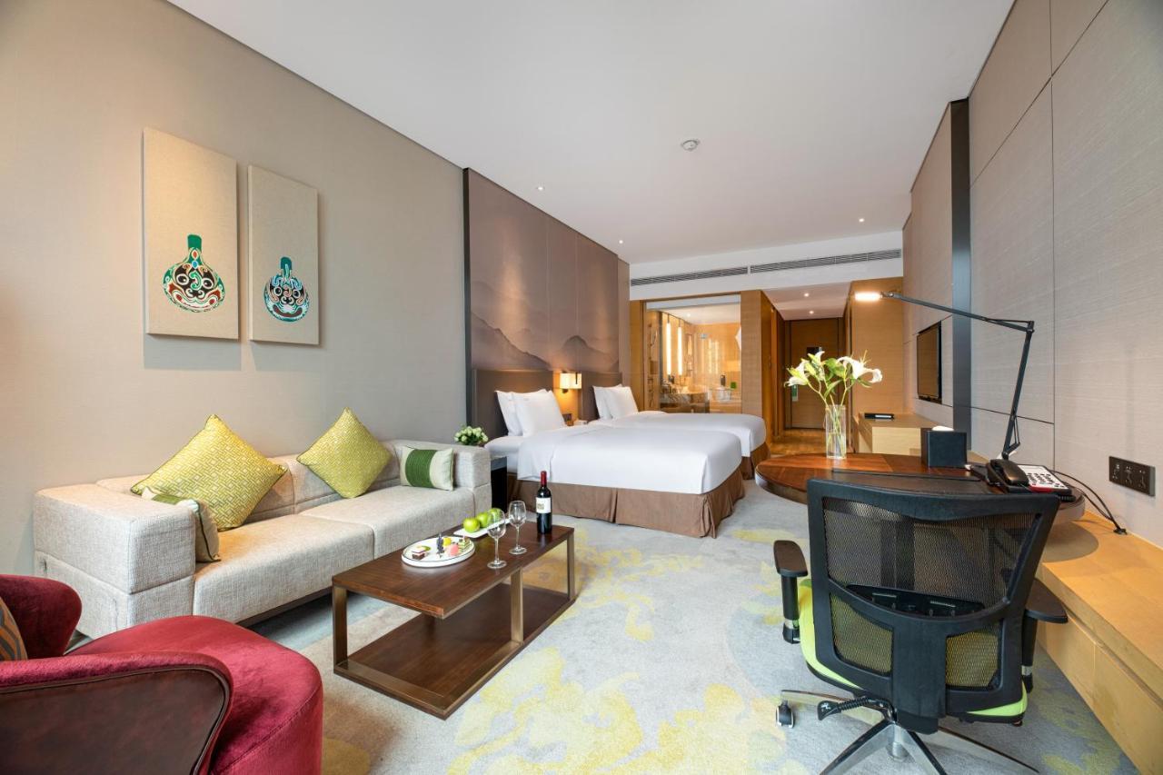 Holiday Inn Baoji Central, an IHG Hotel Bagian luar foto