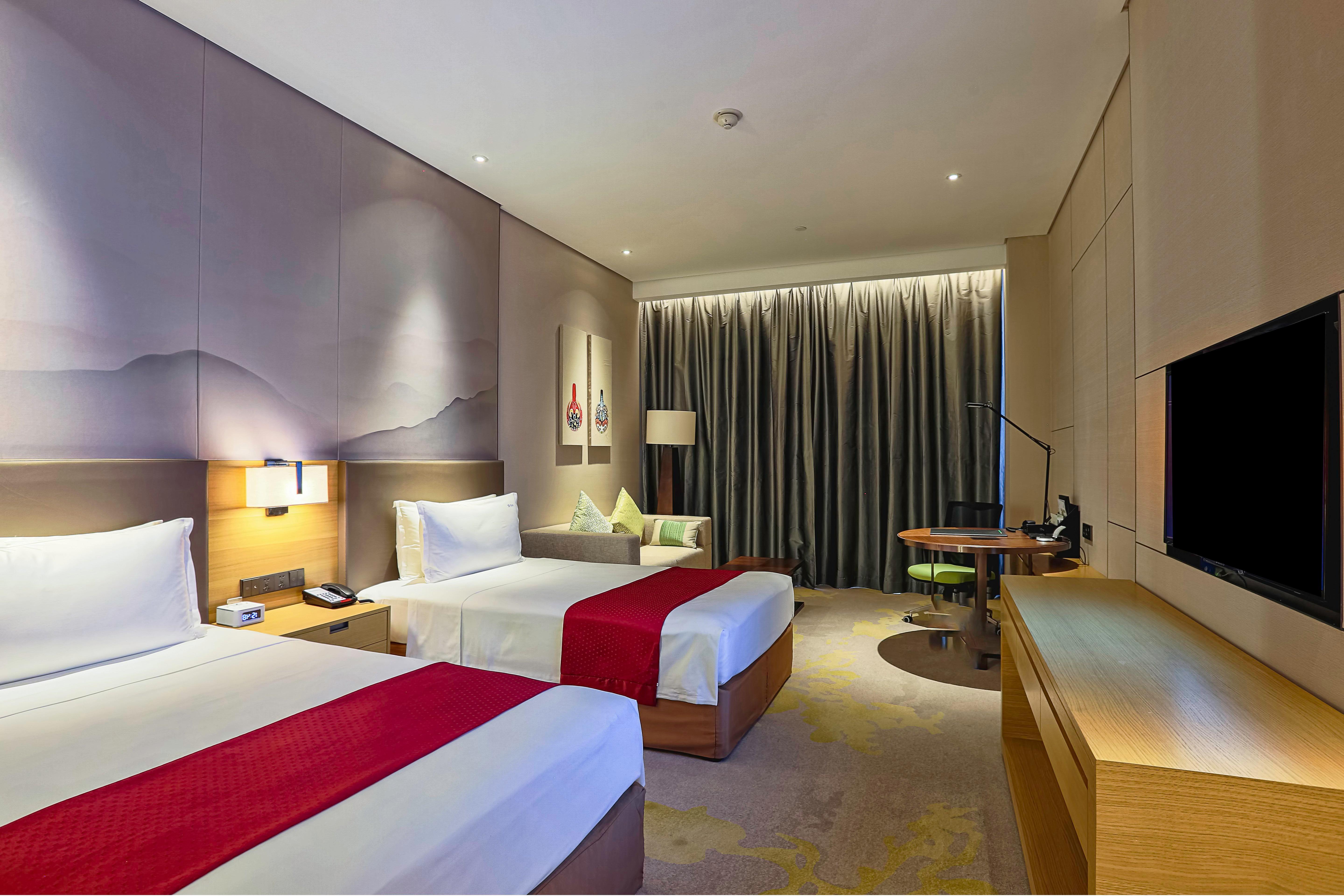 Holiday Inn Baoji Central, an IHG Hotel Bagian luar foto