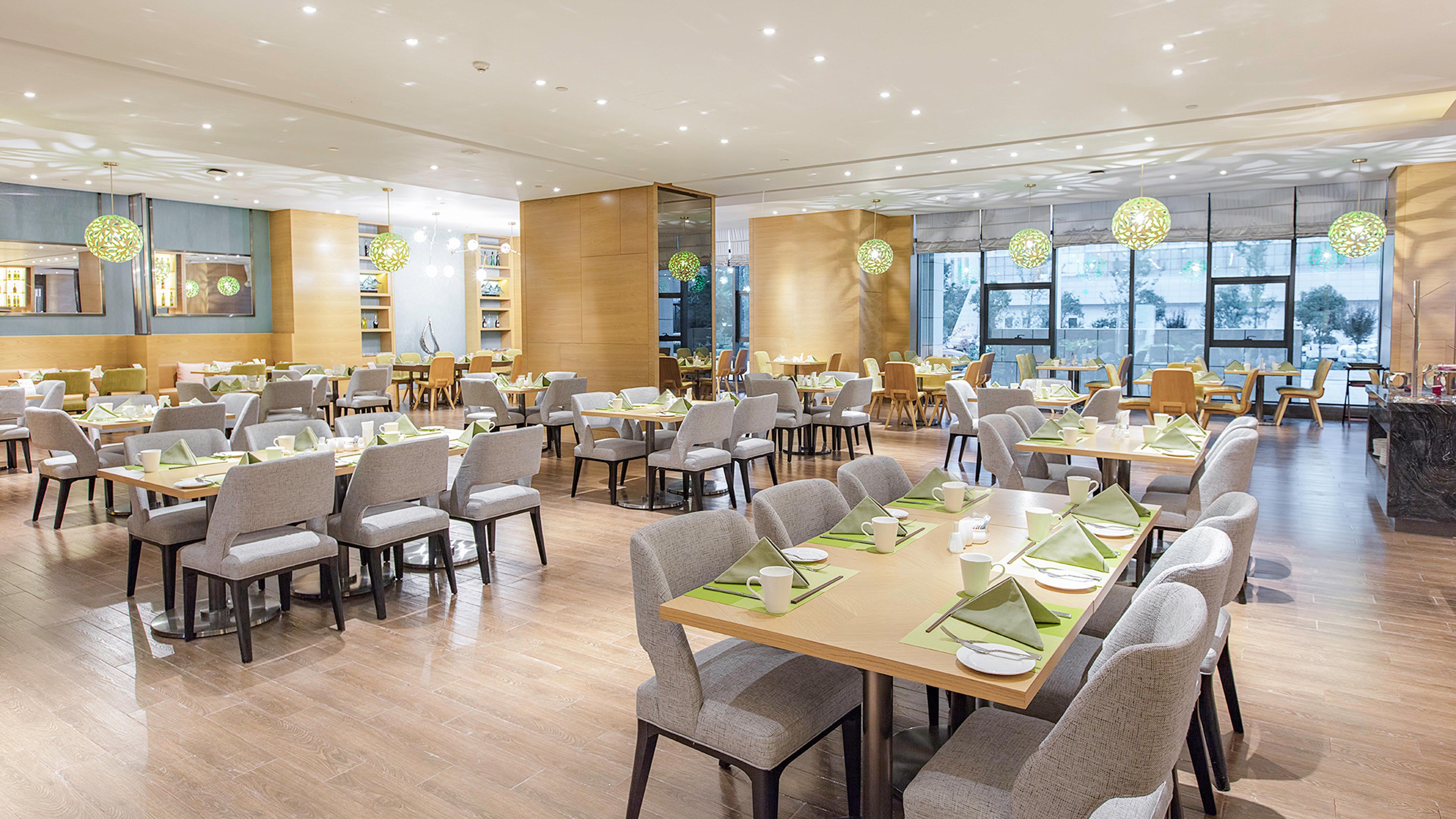 Holiday Inn Baoji Central, an IHG Hotel Bagian luar foto
