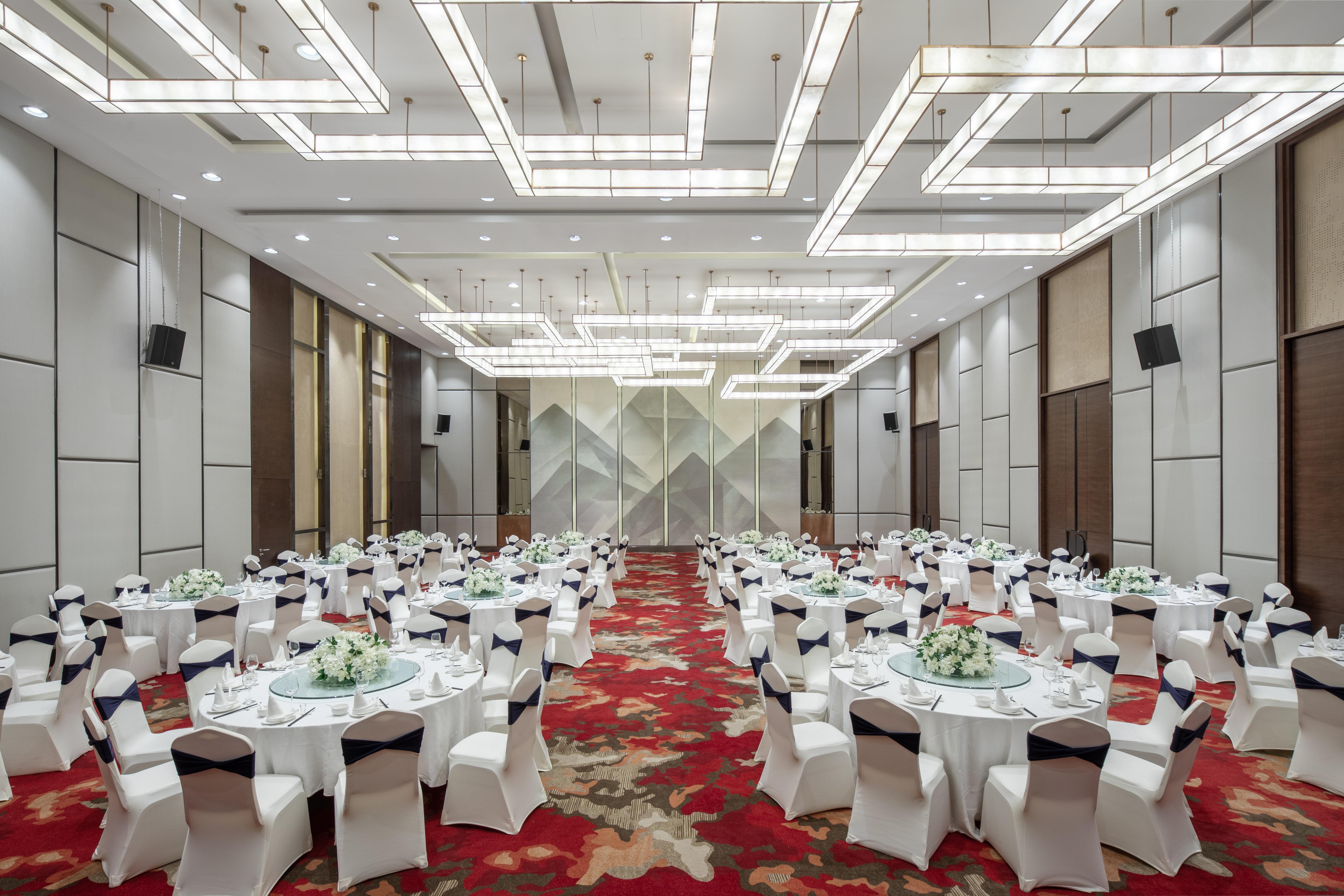 Holiday Inn Baoji Central, an IHG Hotel Bagian luar foto