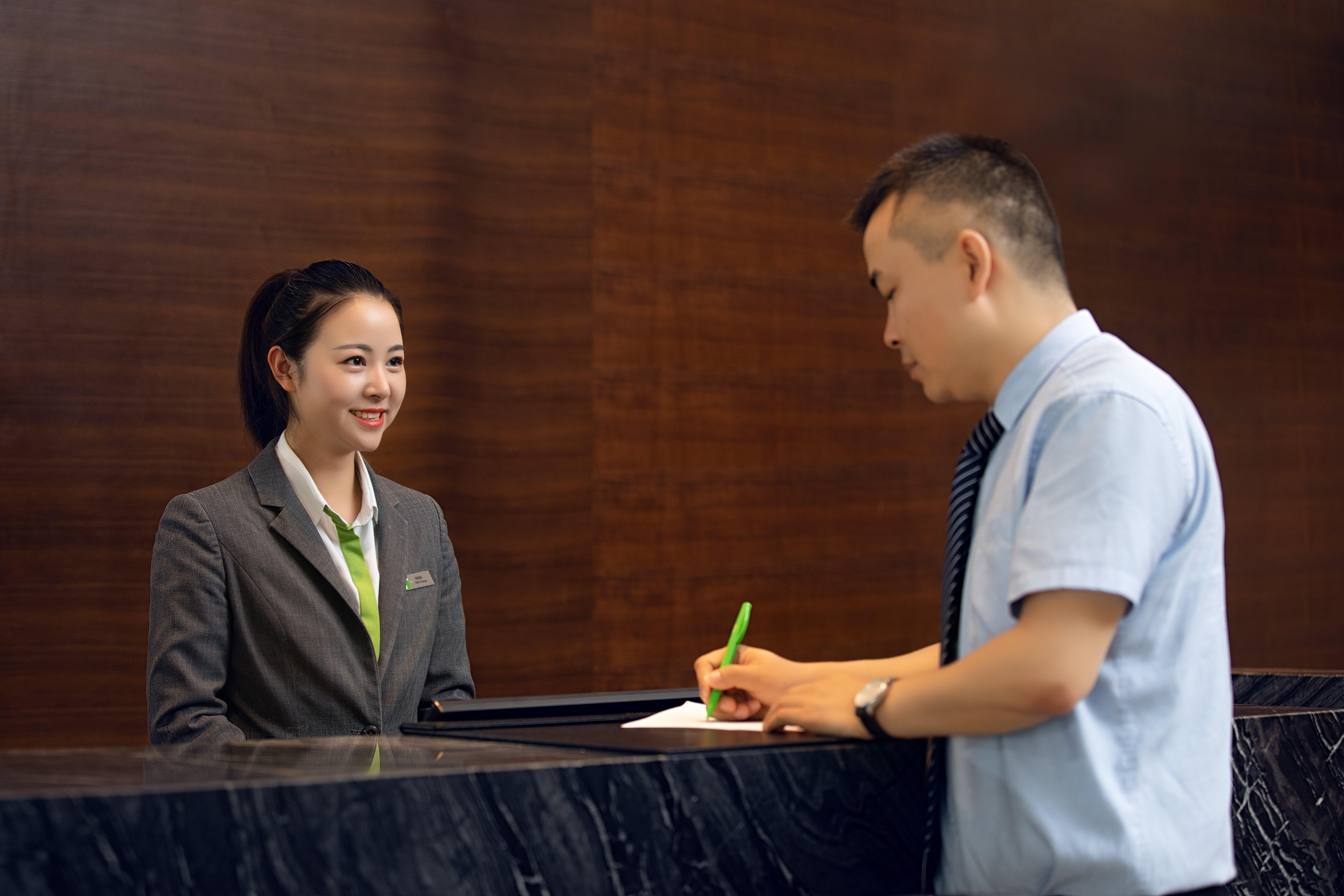 Holiday Inn Baoji Central, an IHG Hotel Bagian luar foto
