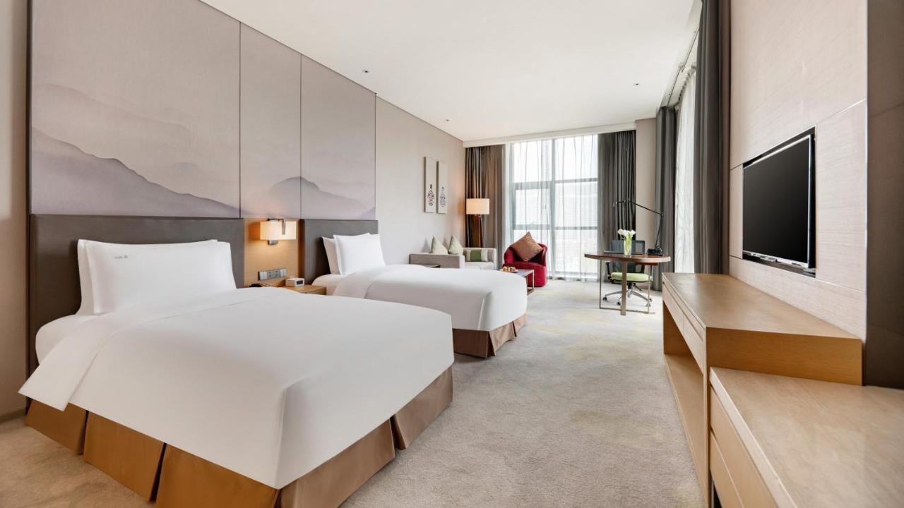 Holiday Inn Baoji Central, an IHG Hotel Bagian luar foto